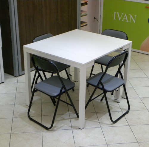 Dimenzija stola 100x90 cm